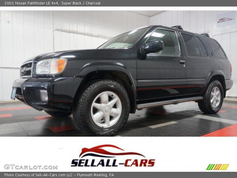 Super Black / Charcoal 2001 Nissan Pathfinder LE 4x4