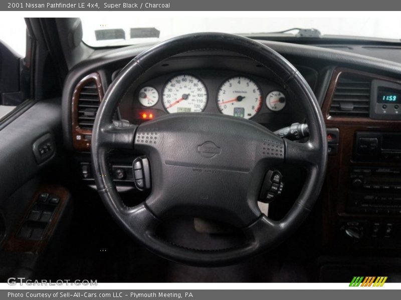 Super Black / Charcoal 2001 Nissan Pathfinder LE 4x4