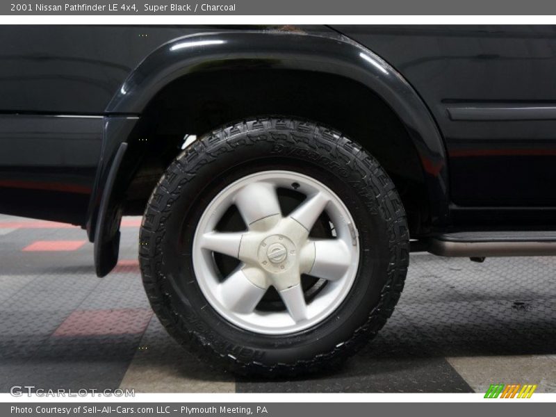 Super Black / Charcoal 2001 Nissan Pathfinder LE 4x4