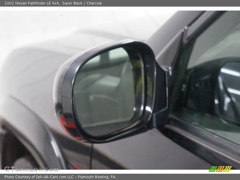 Super Black / Charcoal 2001 Nissan Pathfinder LE 4x4
