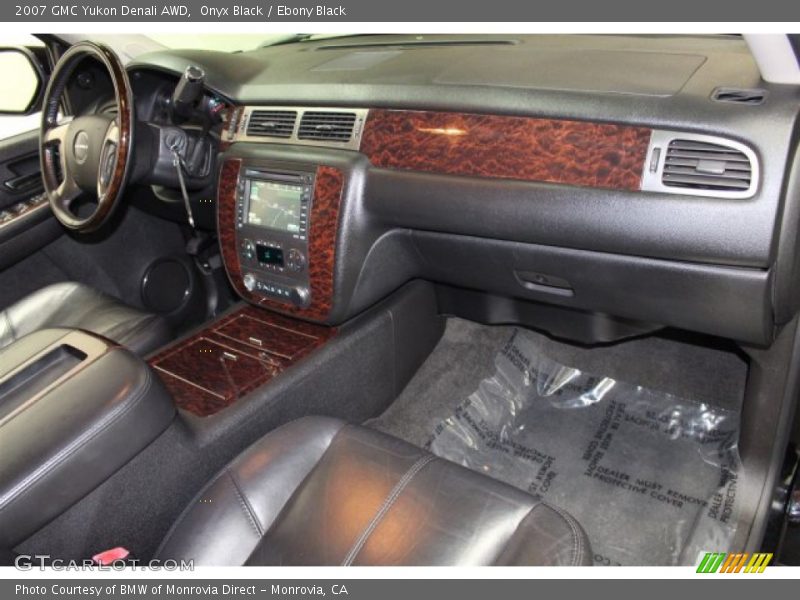 Onyx Black / Ebony Black 2007 GMC Yukon Denali AWD