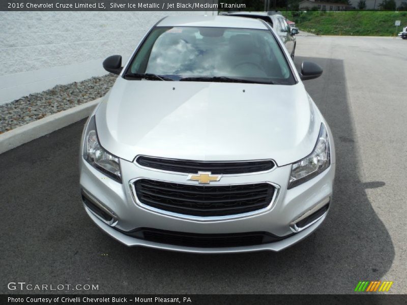 Silver Ice Metallic / Jet Black/Medium Titanium 2016 Chevrolet Cruze Limited LS