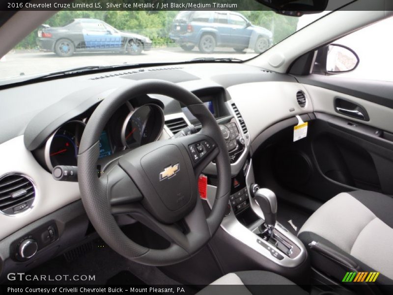 Silver Ice Metallic / Jet Black/Medium Titanium 2016 Chevrolet Cruze Limited LS