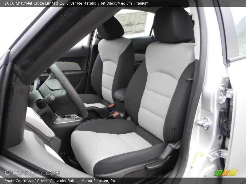 Silver Ice Metallic / Jet Black/Medium Titanium 2016 Chevrolet Cruze Limited LS