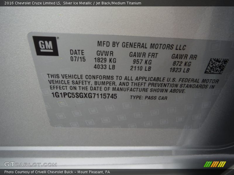 Silver Ice Metallic / Jet Black/Medium Titanium 2016 Chevrolet Cruze Limited LS
