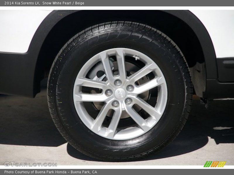 Snow White Pearl / Beige 2014 Kia Sorento LX