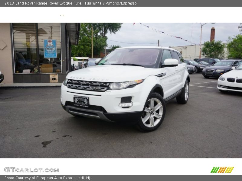 Fuji White / Almond/Espresso 2013 Land Rover Range Rover Evoque Pure