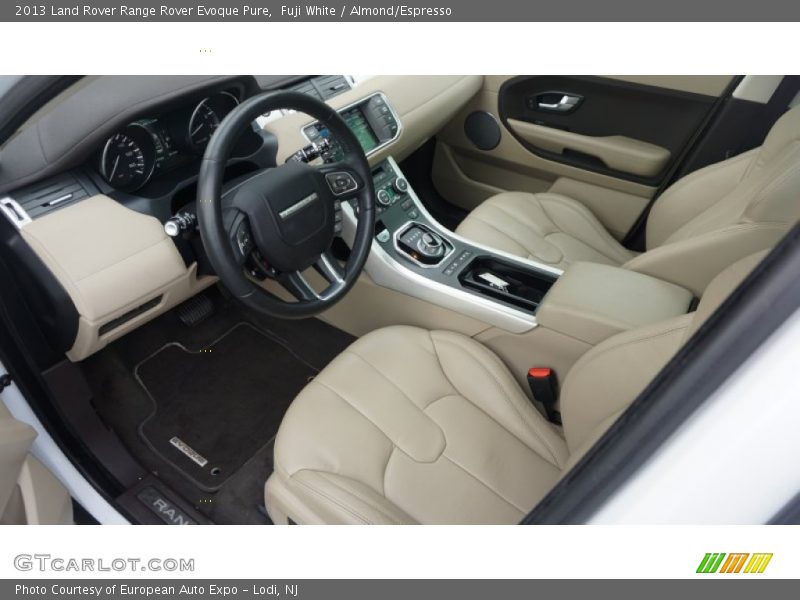 Almond/Espresso Interior - 2013 Range Rover Evoque Pure 