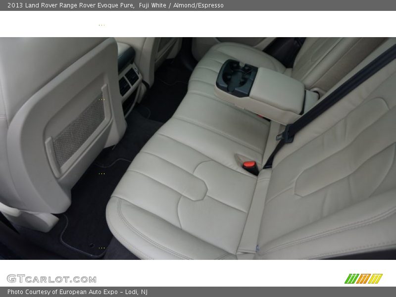 Fuji White / Almond/Espresso 2013 Land Rover Range Rover Evoque Pure