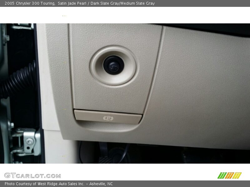 Satin Jade Pearl / Dark Slate Gray/Medium Slate Gray 2005 Chrysler 300 Touring