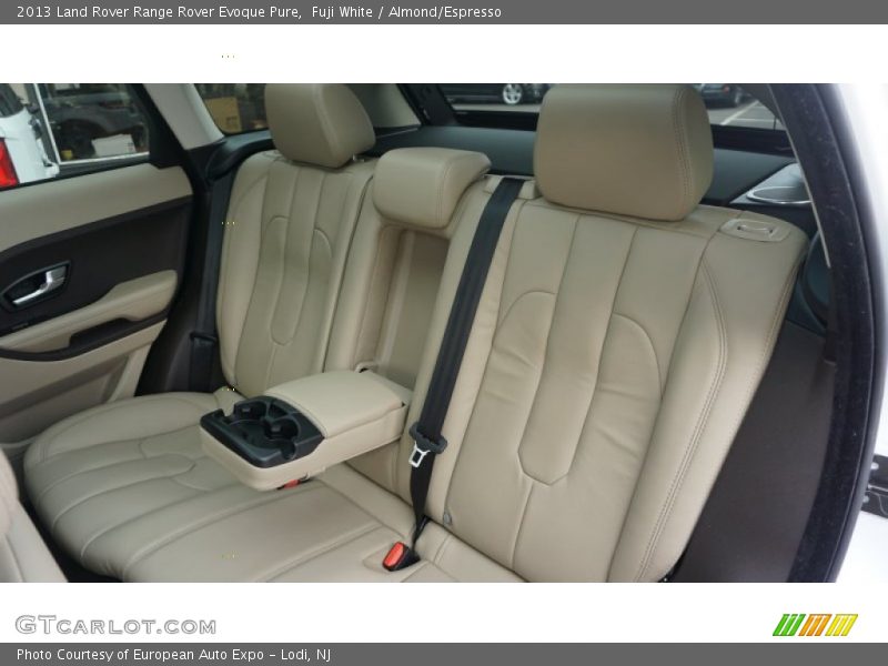 Fuji White / Almond/Espresso 2013 Land Rover Range Rover Evoque Pure