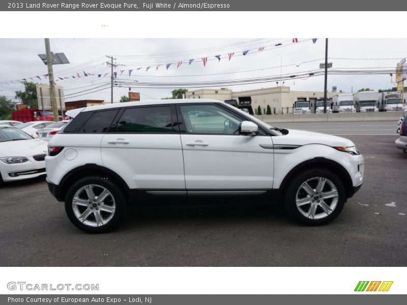 Fuji White / Almond/Espresso 2013 Land Rover Range Rover Evoque Pure