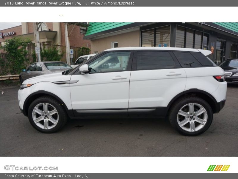 Fuji White / Almond/Espresso 2013 Land Rover Range Rover Evoque Pure