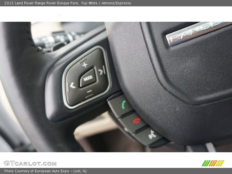 Fuji White / Almond/Espresso 2013 Land Rover Range Rover Evoque Pure