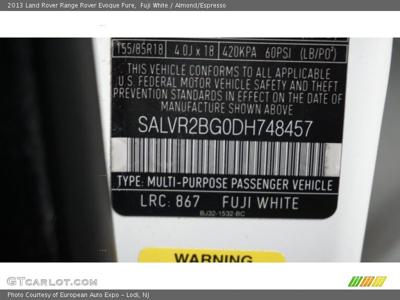 Fuji White / Almond/Espresso 2013 Land Rover Range Rover Evoque Pure