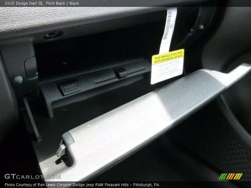 Pitch Black / Black 2015 Dodge Dart SE