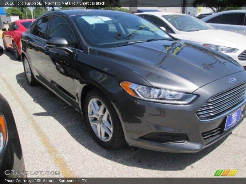 Magnetic Metallic / Charcoal Black 2016 Ford Fusion SE