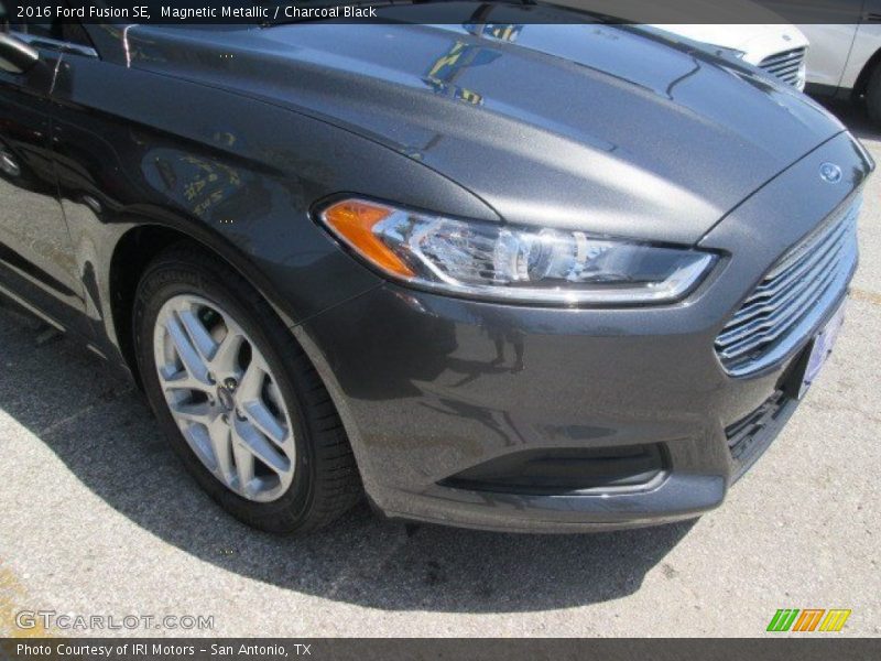 Magnetic Metallic / Charcoal Black 2016 Ford Fusion SE