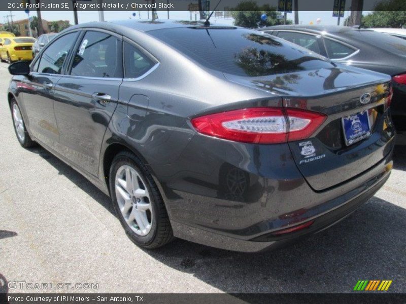 Magnetic Metallic / Charcoal Black 2016 Ford Fusion SE
