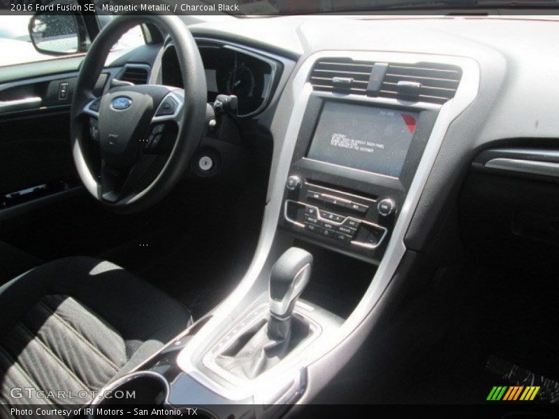 Magnetic Metallic / Charcoal Black 2016 Ford Fusion SE
