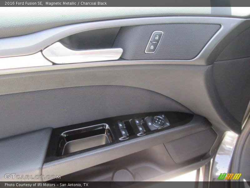 Magnetic Metallic / Charcoal Black 2016 Ford Fusion SE