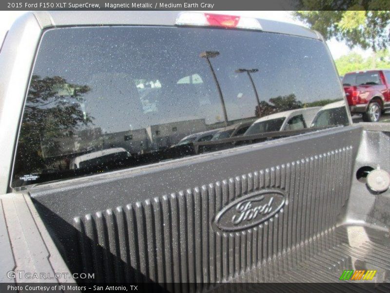 Magnetic Metallic / Medium Earth Gray 2015 Ford F150 XLT SuperCrew