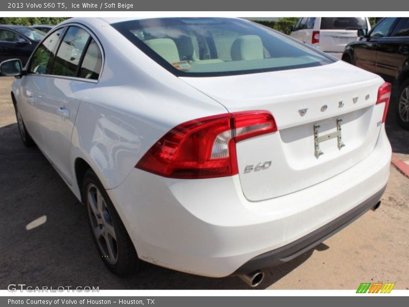 Ice White / Soft Beige 2013 Volvo S60 T5