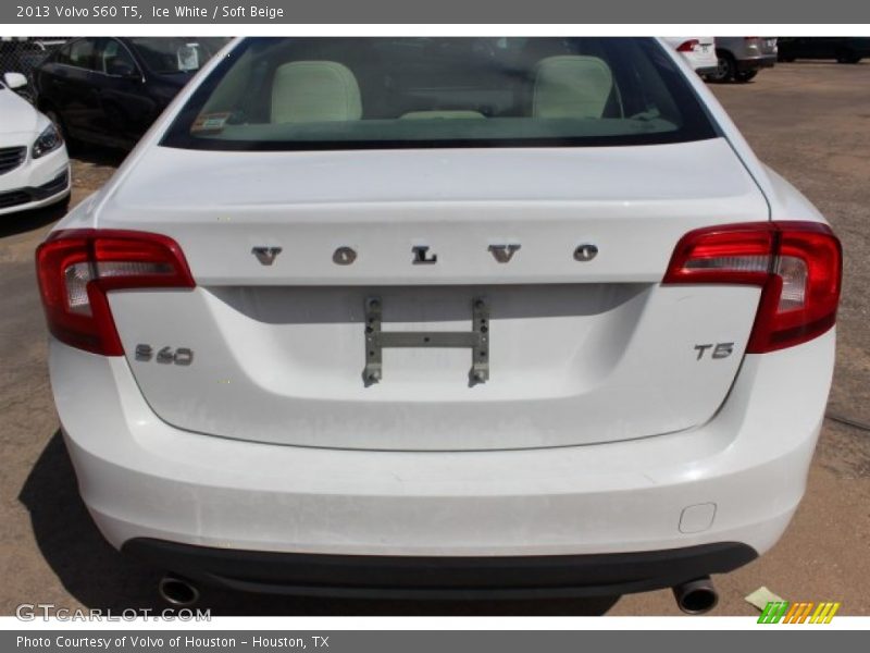 Ice White / Soft Beige 2013 Volvo S60 T5