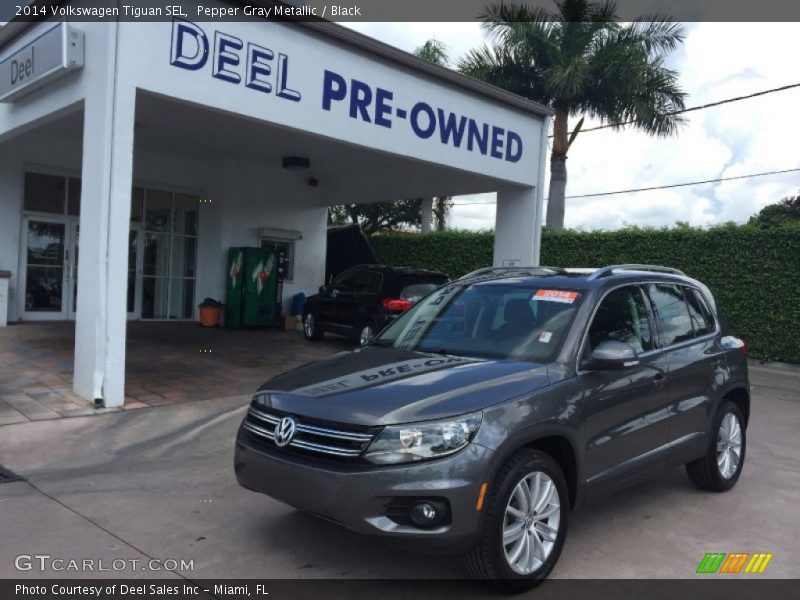 Pepper Gray Metallic / Black 2014 Volkswagen Tiguan SEL