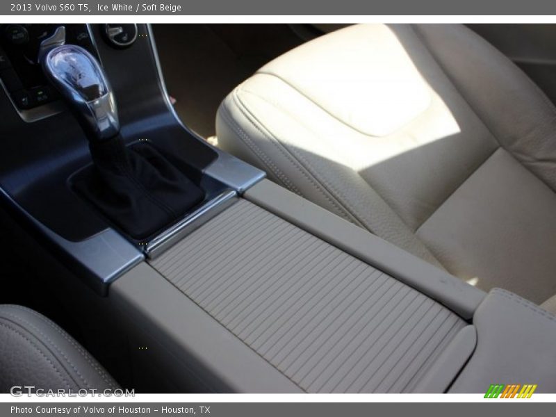 Ice White / Soft Beige 2013 Volvo S60 T5