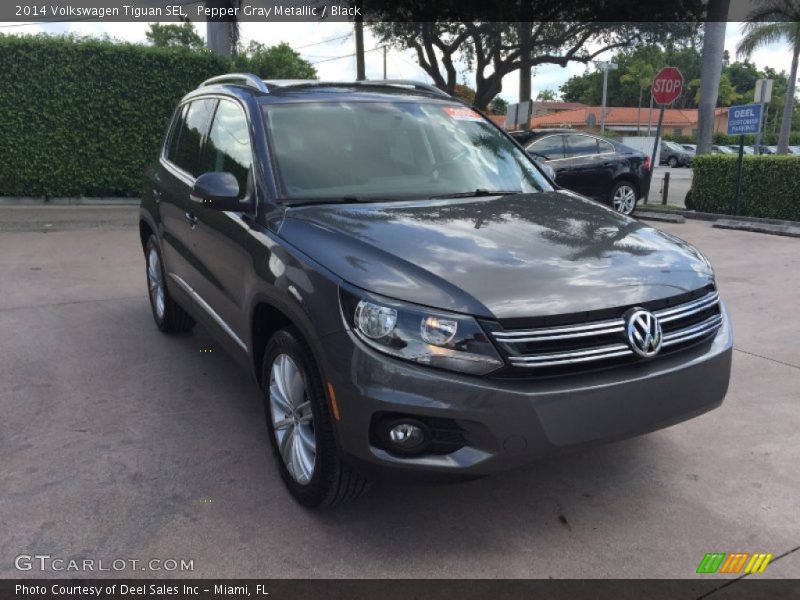 Pepper Gray Metallic / Black 2014 Volkswagen Tiguan SEL