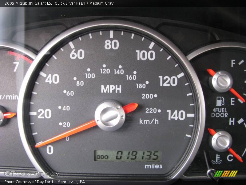 Quick Silver Pearl / Medium Gray 2009 Mitsubishi Galant ES