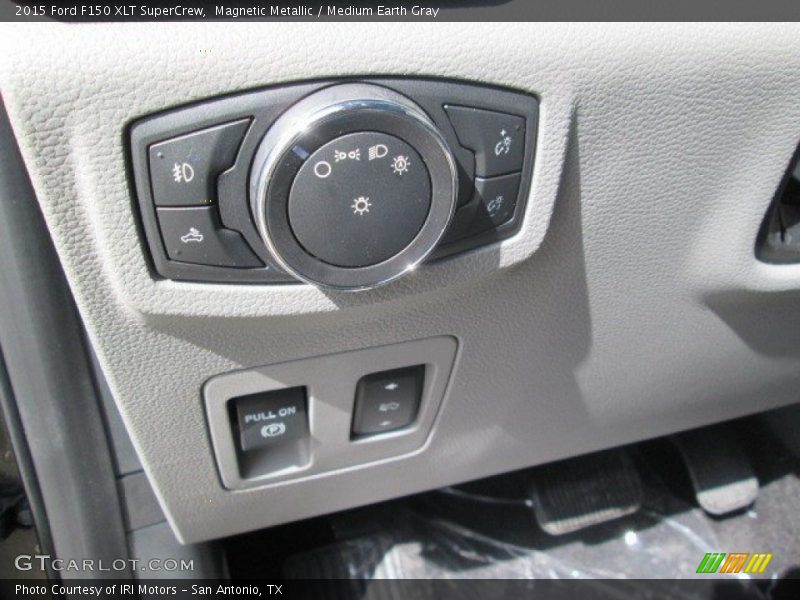 Magnetic Metallic / Medium Earth Gray 2015 Ford F150 XLT SuperCrew