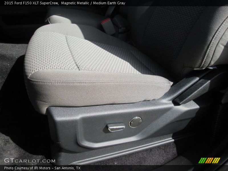 Magnetic Metallic / Medium Earth Gray 2015 Ford F150 XLT SuperCrew