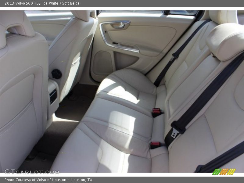 Ice White / Soft Beige 2013 Volvo S60 T5