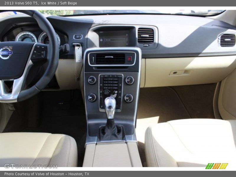 Ice White / Soft Beige 2013 Volvo S60 T5