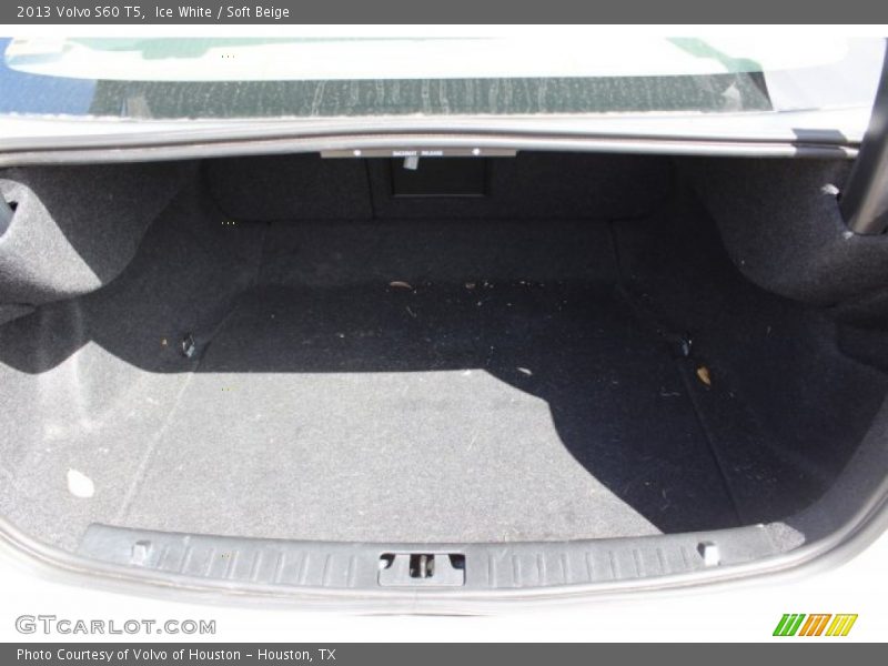 Ice White / Soft Beige 2013 Volvo S60 T5