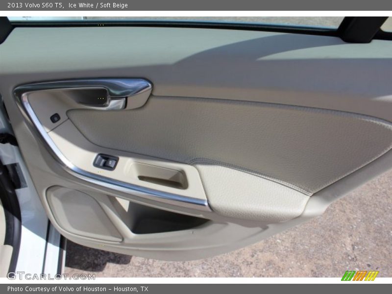 Ice White / Soft Beige 2013 Volvo S60 T5