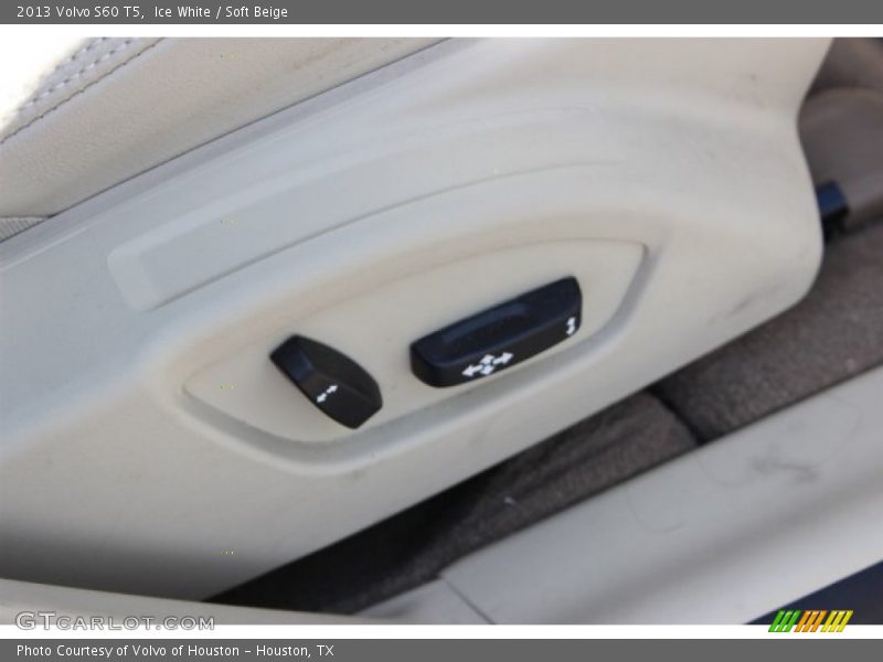 Ice White / Soft Beige 2013 Volvo S60 T5