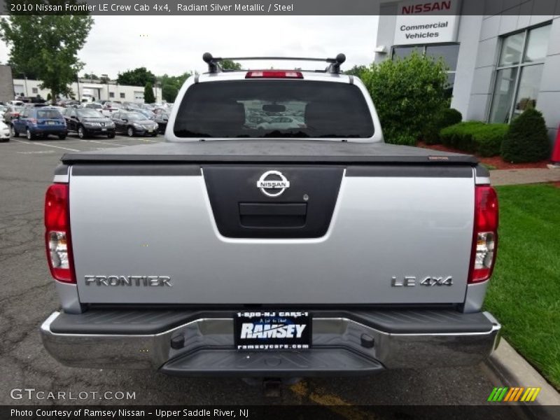 Radiant Silver Metallic / Steel 2010 Nissan Frontier LE Crew Cab 4x4