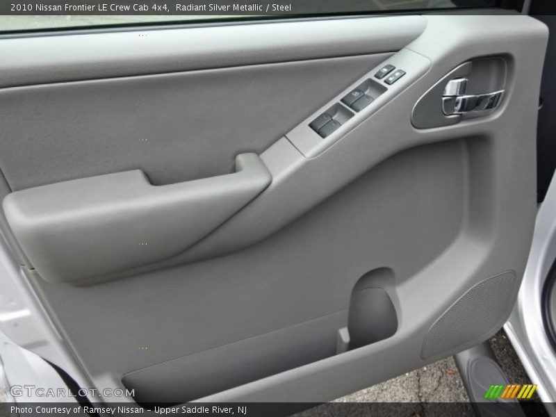 Radiant Silver Metallic / Steel 2010 Nissan Frontier LE Crew Cab 4x4