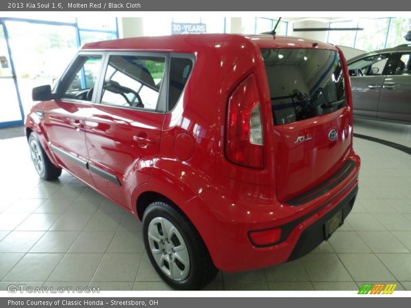 Molten Red / Black Cloth 2013 Kia Soul 1.6