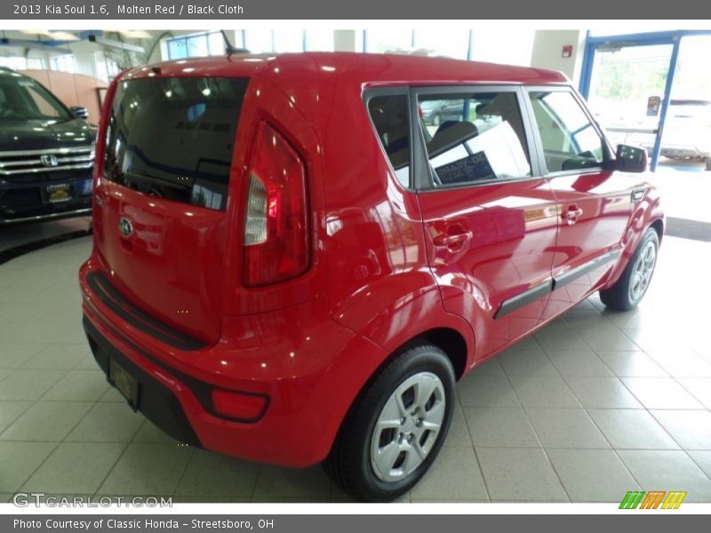 Molten Red / Black Cloth 2013 Kia Soul 1.6
