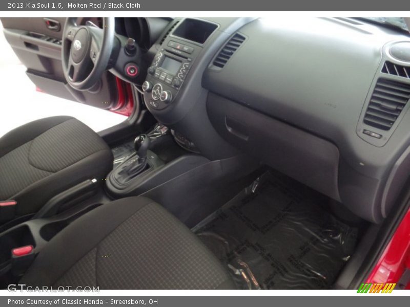 Molten Red / Black Cloth 2013 Kia Soul 1.6