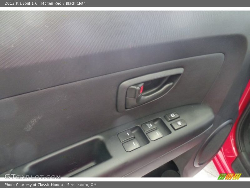 Molten Red / Black Cloth 2013 Kia Soul 1.6