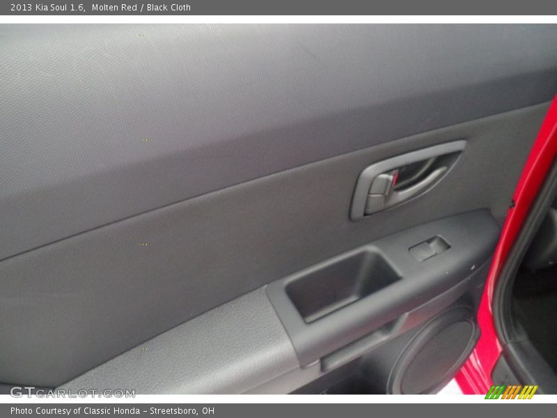Molten Red / Black Cloth 2013 Kia Soul 1.6