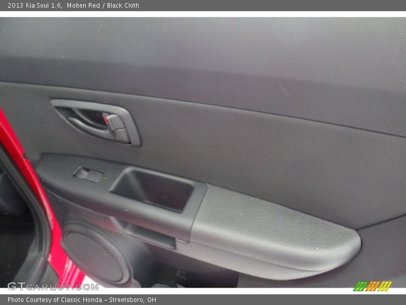 Molten Red / Black Cloth 2013 Kia Soul 1.6