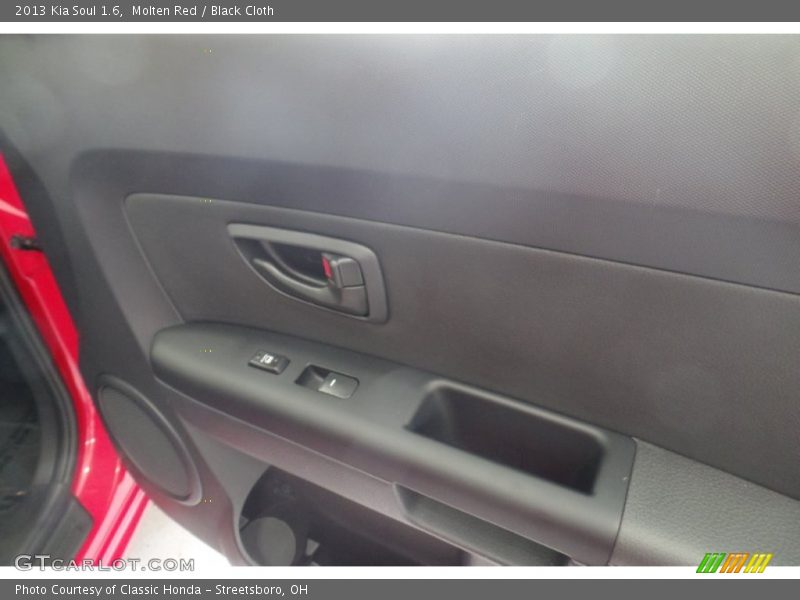 Molten Red / Black Cloth 2013 Kia Soul 1.6