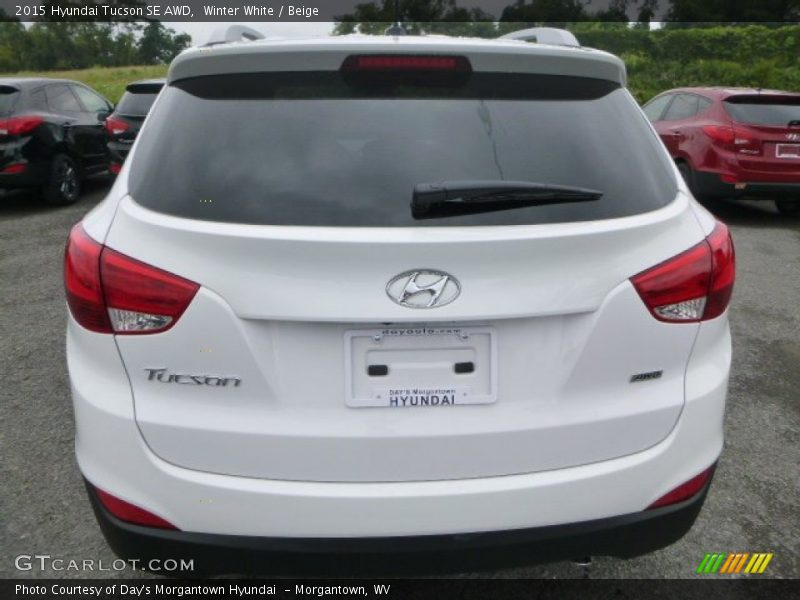 Winter White / Beige 2015 Hyundai Tucson SE AWD