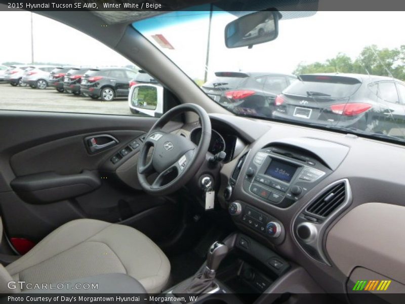 Winter White / Beige 2015 Hyundai Tucson SE AWD